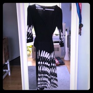 Donna Morgan beautiful wrap dress, mint condition